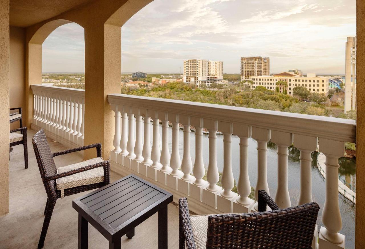 Hilton St. Petersburg Carillon Park Hotel Екстериор снимка