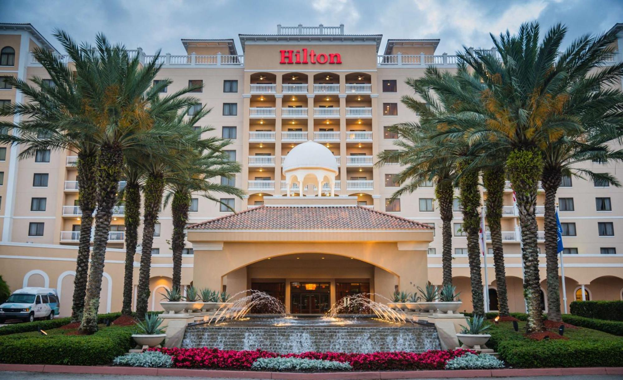 Hilton St. Petersburg Carillon Park Hotel Екстериор снимка