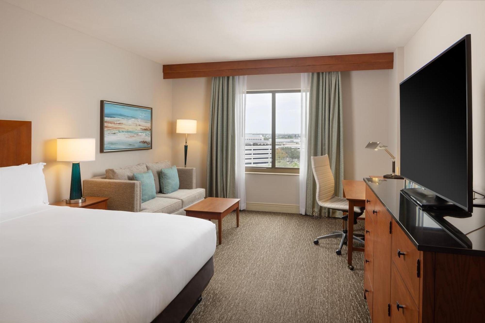 Hilton St. Petersburg Carillon Park Hotel Екстериор снимка